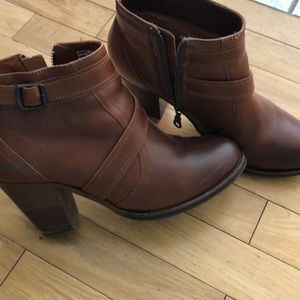 Ariat brown booties size 8.5